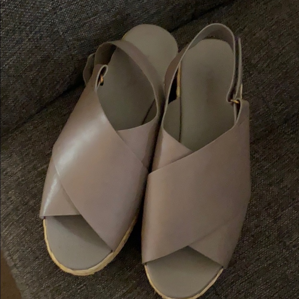 Vince sandals